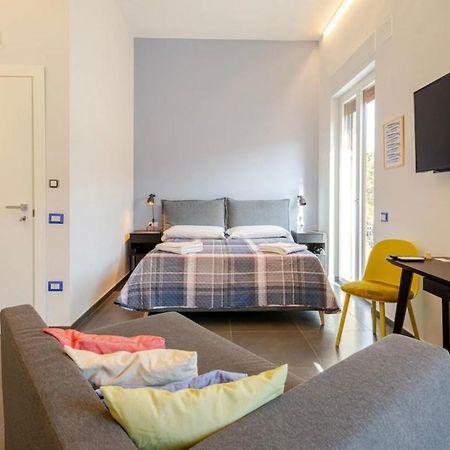 B&B Un Passo Dal Treno Piazza Vittorio Veneto 36-Salerno Station מראה חיצוני תמונה