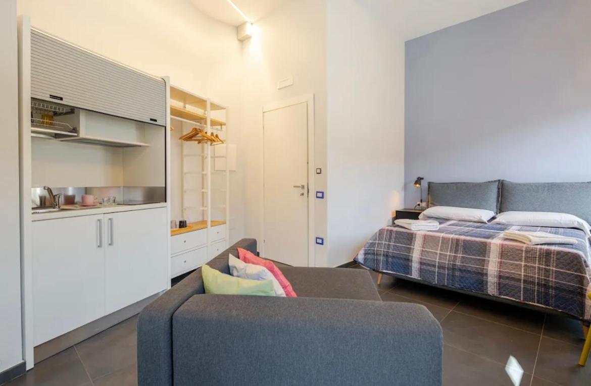 B&B Un Passo Dal Treno Piazza Vittorio Veneto 36-Salerno Station מראה חיצוני תמונה